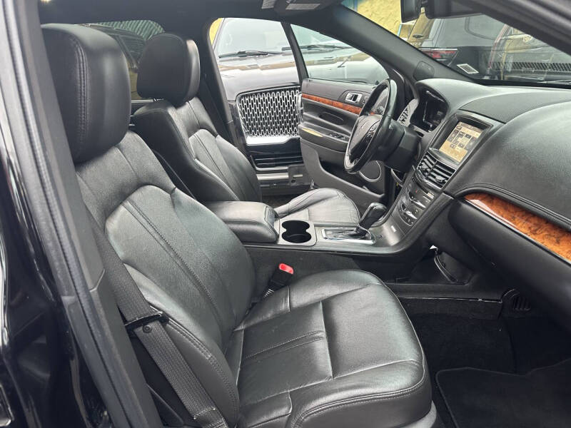 2019 Lincoln MKT Town Car Livery Fleet