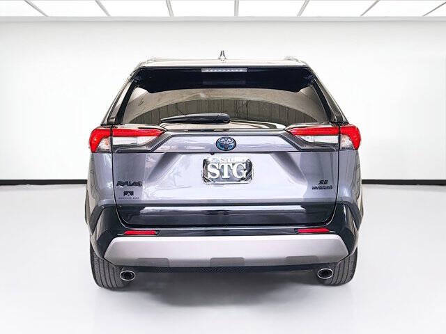 2022 Toyota RAV4 Hybrid SE