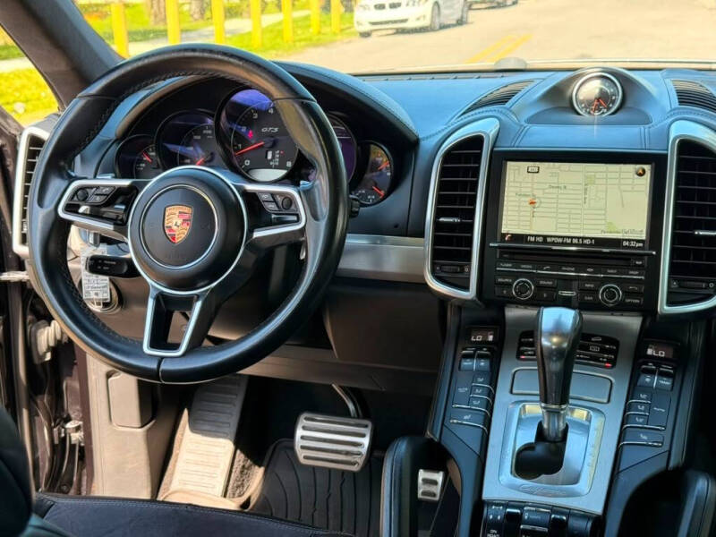 2016 Porsche Cayenne GTS