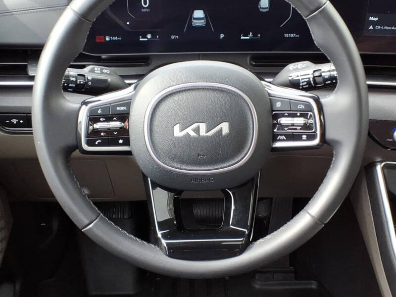 2025 Kia Carnival SX