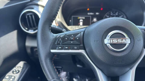 2022 Nissan Kicks SR
