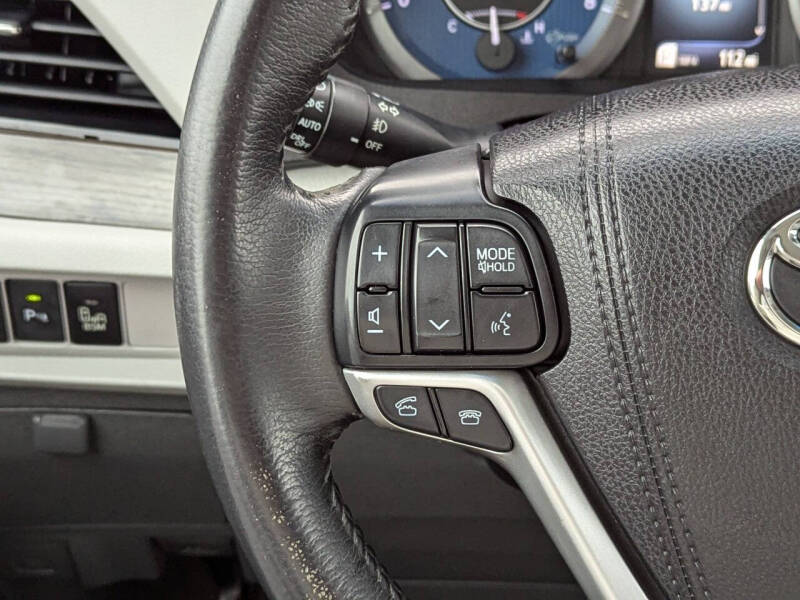 2017 Toyota Sienna XLE 8-Passenger