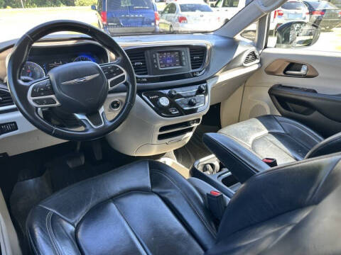 2017 Chrysler Pacifica Touring-L