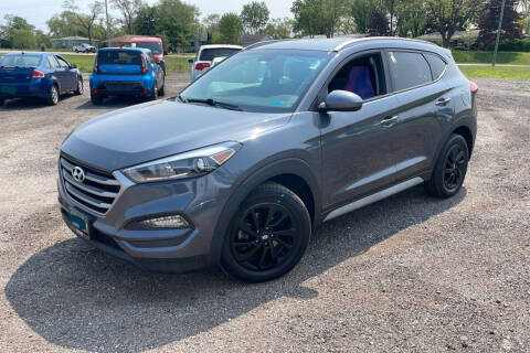 2018 Hyundai Tucson for sale at AUTOSAVIN in Villa Park IL