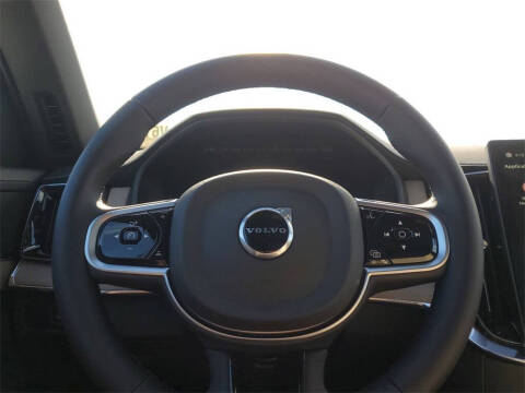 2025 Volvo XC90 B6 Core Bright Theme