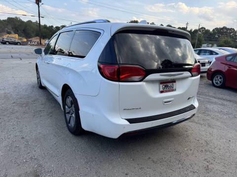 2017 Chrysler Pacifica Hybrid Platinum