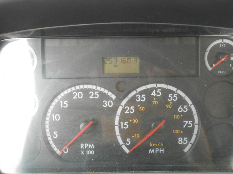 2007 Freightliner M2 106