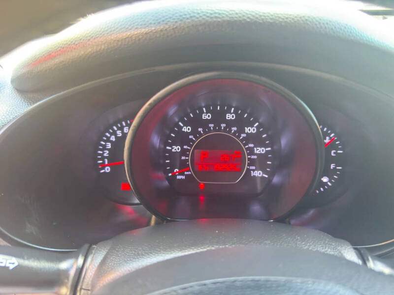 2016 Kia Soul +