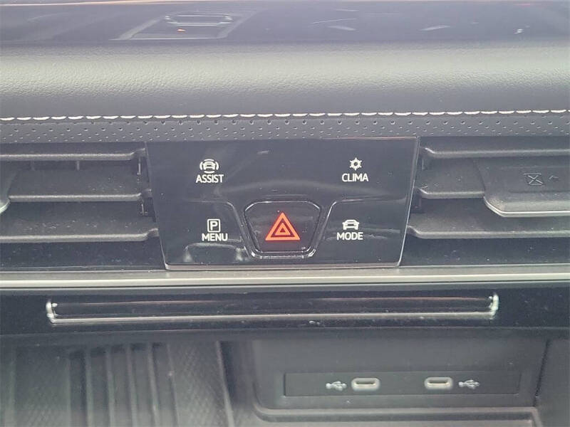 2025 Volkswagen Atlas SE