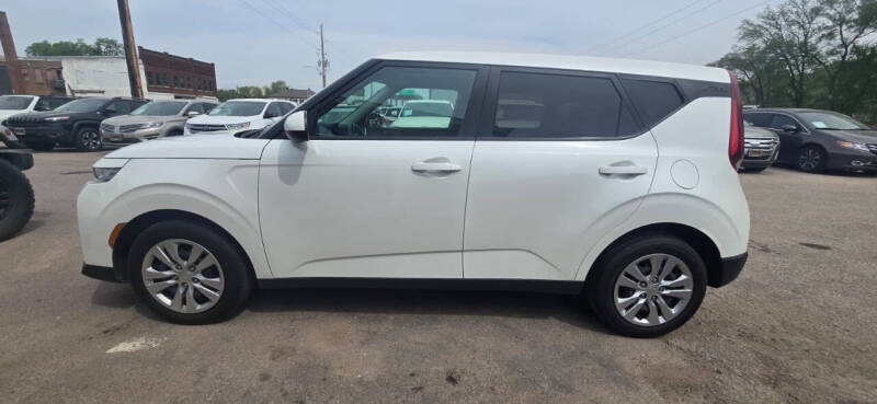 Used 2021 Kia Soul LX with VIN KNDJ23AU5M7789888 for sale in Sioux City, IA