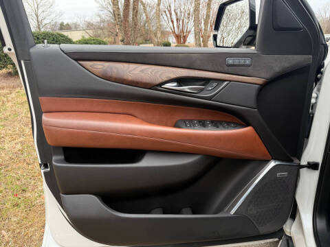 2018 Cadillac Escalade ESV Luxury