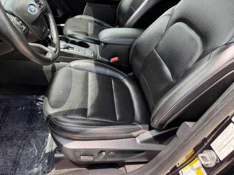 2020 Ford Escape SEL