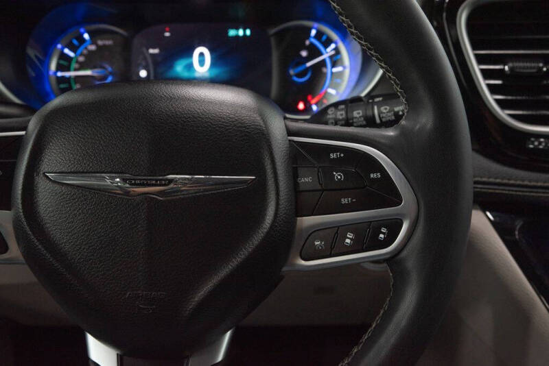 2024 Chrysler Pacifica Plug-In Hybrid Select