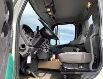 2015 Freightliner 108 SD