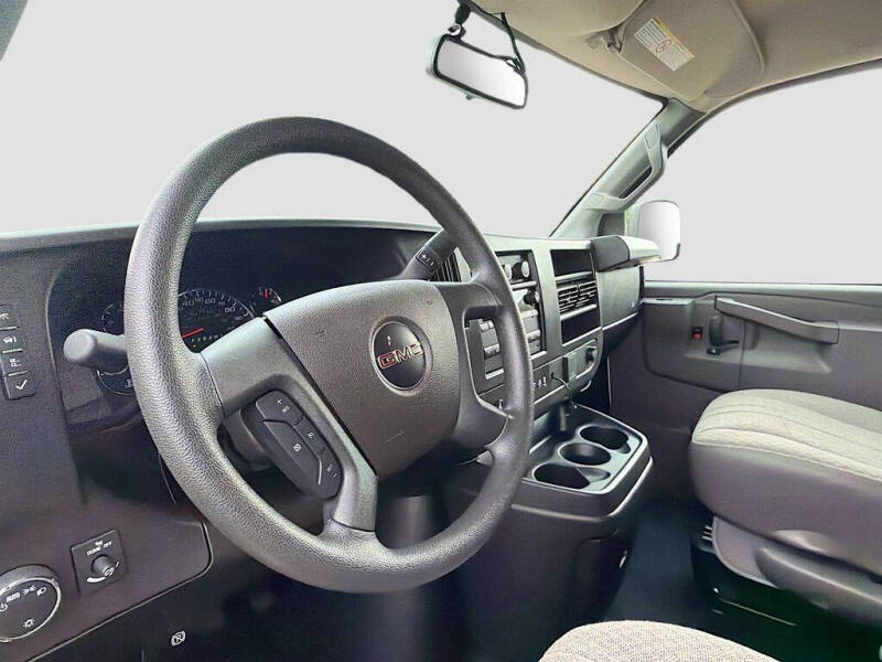 2025 GMC Savana 2500