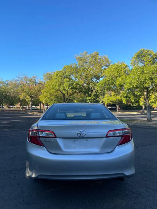 2012 Toyota Camry L photo 6