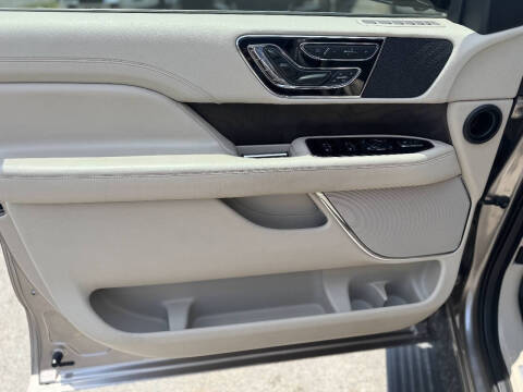 2018 Lincoln Navigator Select