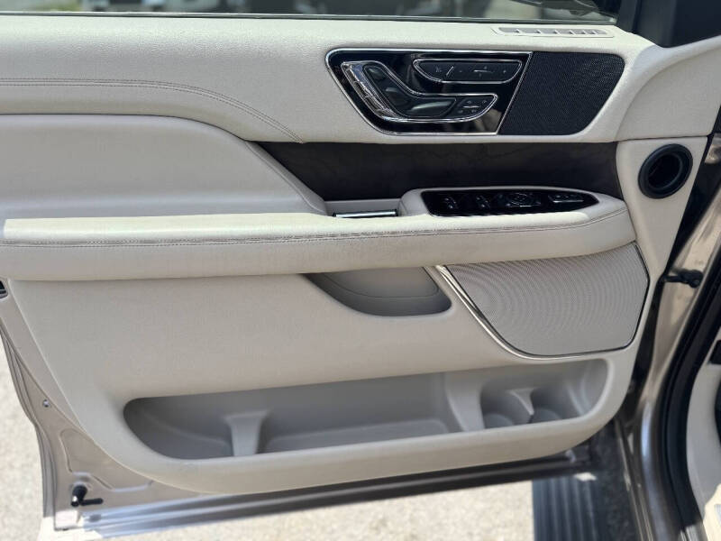 2018 Lincoln Navigator Select