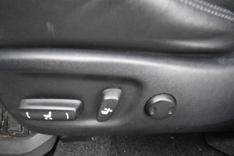 2015 Toyota Prius v Five