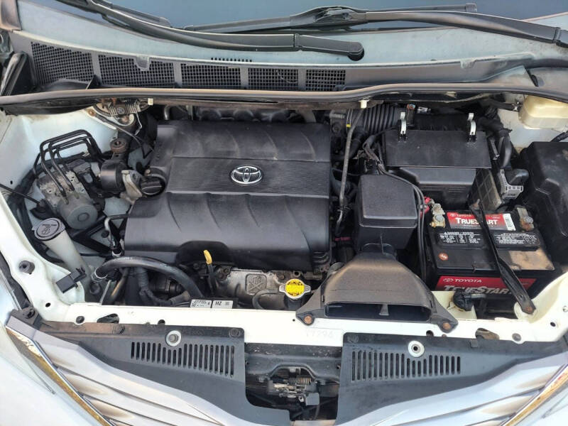 2015 Toyota Sienna XLE Premium 7-Passenger