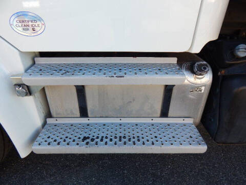 2017 Freightliner M2 106