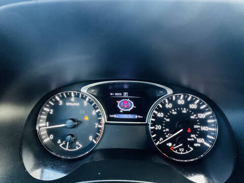 2017 Nissan Pathfinder SL