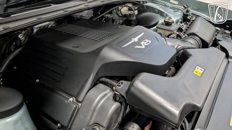 2004 Ford Thunderbird