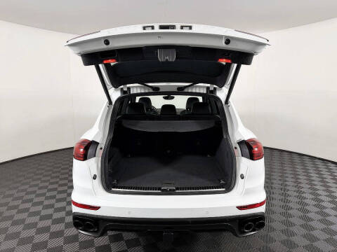 2017 Porsche Cayenne Platinum Edition