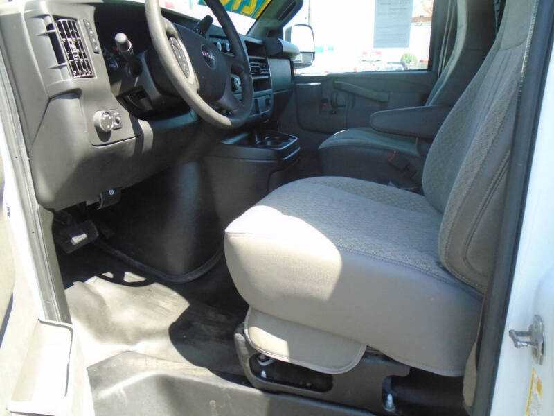 2017 GMC Savana 2500