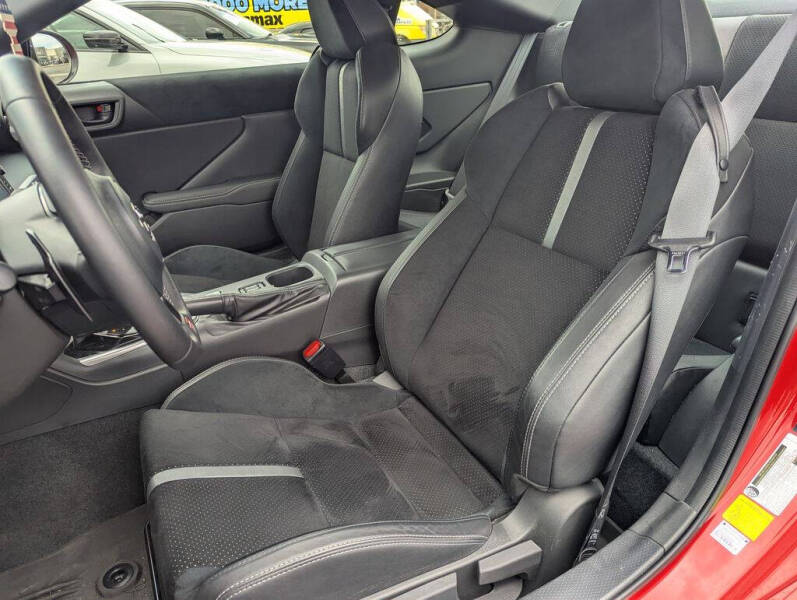 2025 Toyota GR86 Premium