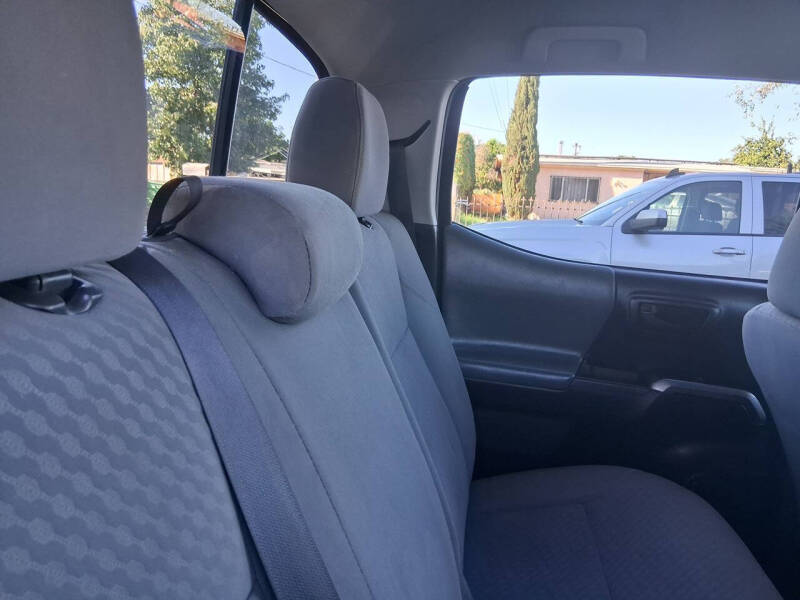 2020 Toyota Tacoma SR5 V6