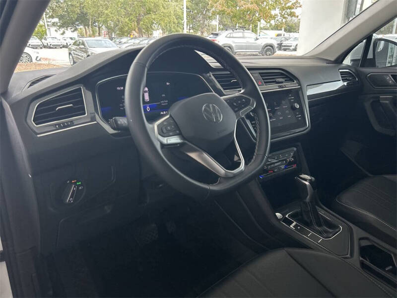 2022 Volkswagen Tiguan SE