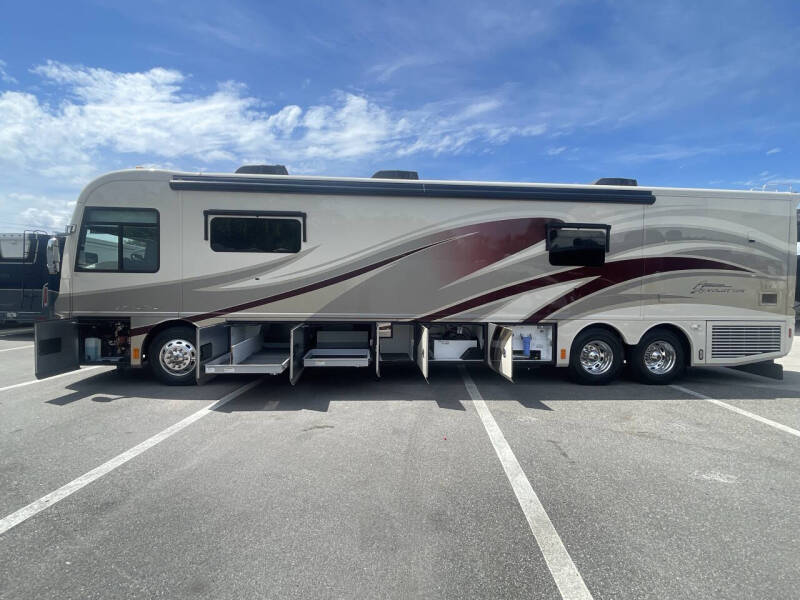 2013 Freightliner XCM Chassis