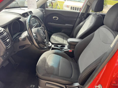 2017 Kia Soul +