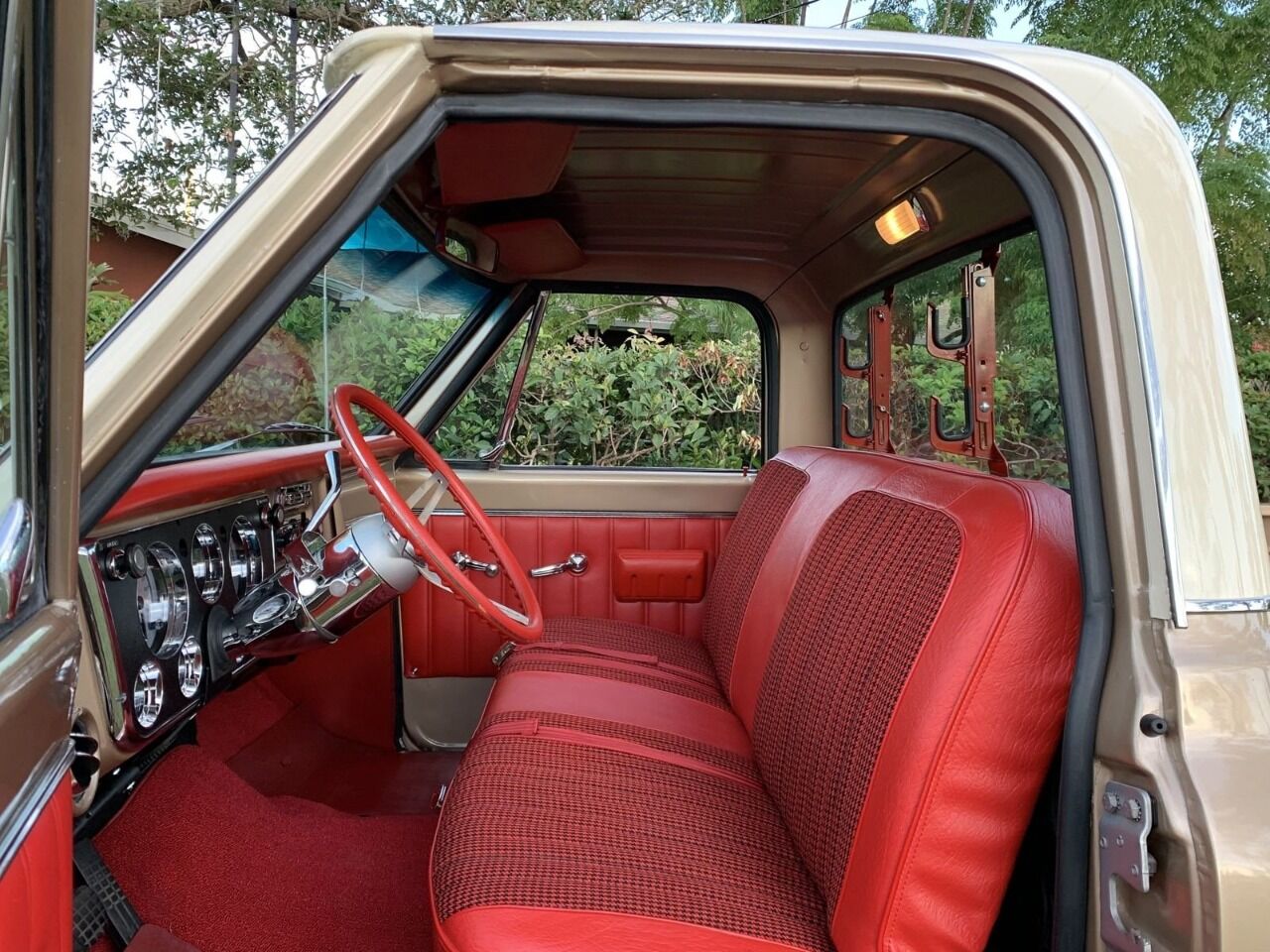 1968 Chevrolet C10 Pickup 27
