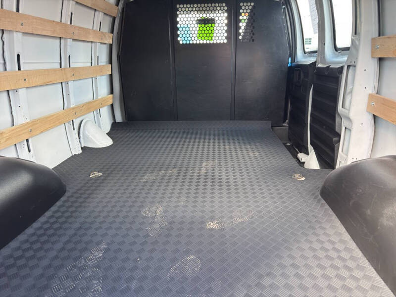 2024 Chevrolet Express 2500