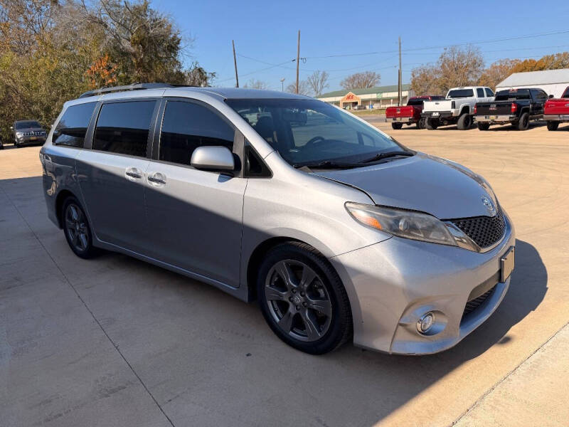 2017 Toyota Sienna SE 8-Passenger