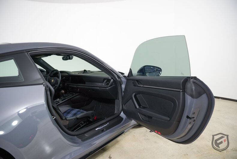 2025 Porsche 911 Carrera T