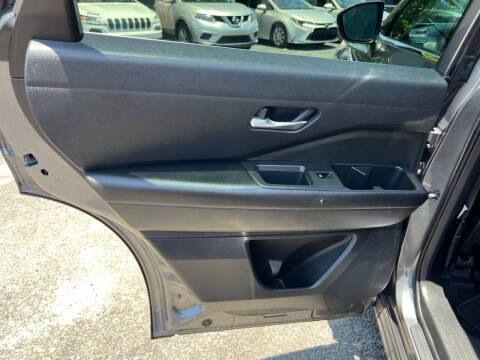 2022 Nissan Pathfinder SV