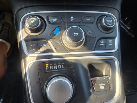 2017 Chrysler 200 LX