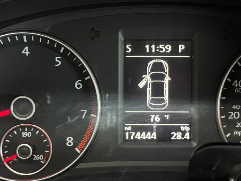 2013 Volkswagen Passat SE