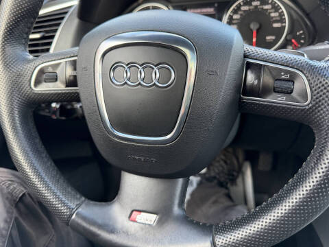 2012 Audi Q5 3.2 quattro Premium Plus