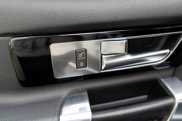 2016 Land Rover LR4 13