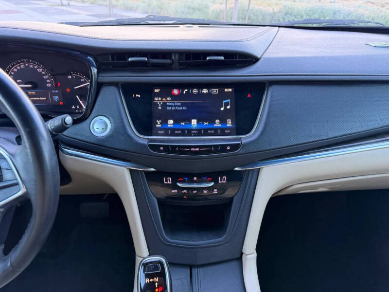 2017 Cadillac XT5