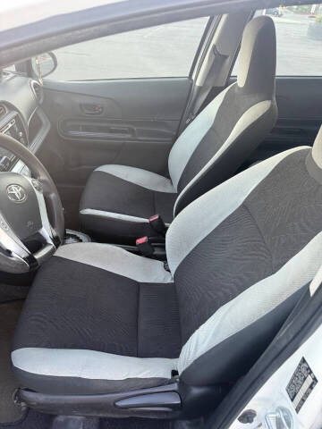 2017 Toyota Prius c One