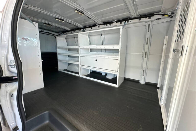 2025 GMC Savana 2500