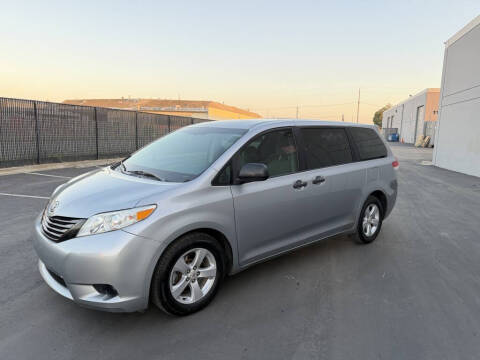 2012 Toyota Sienna Base 7-Passenger