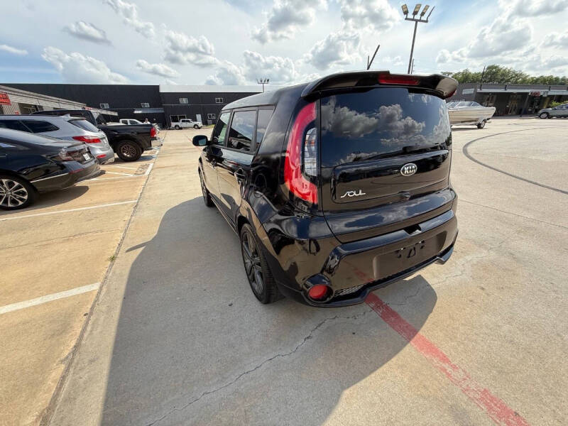 2016 Kia Soul +