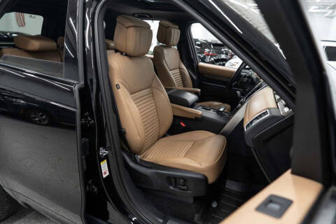 2023 Land Rover Discovery P300 S R-Dynamic