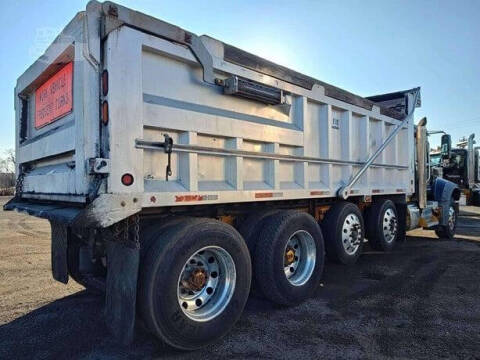 2017 Mack Granite